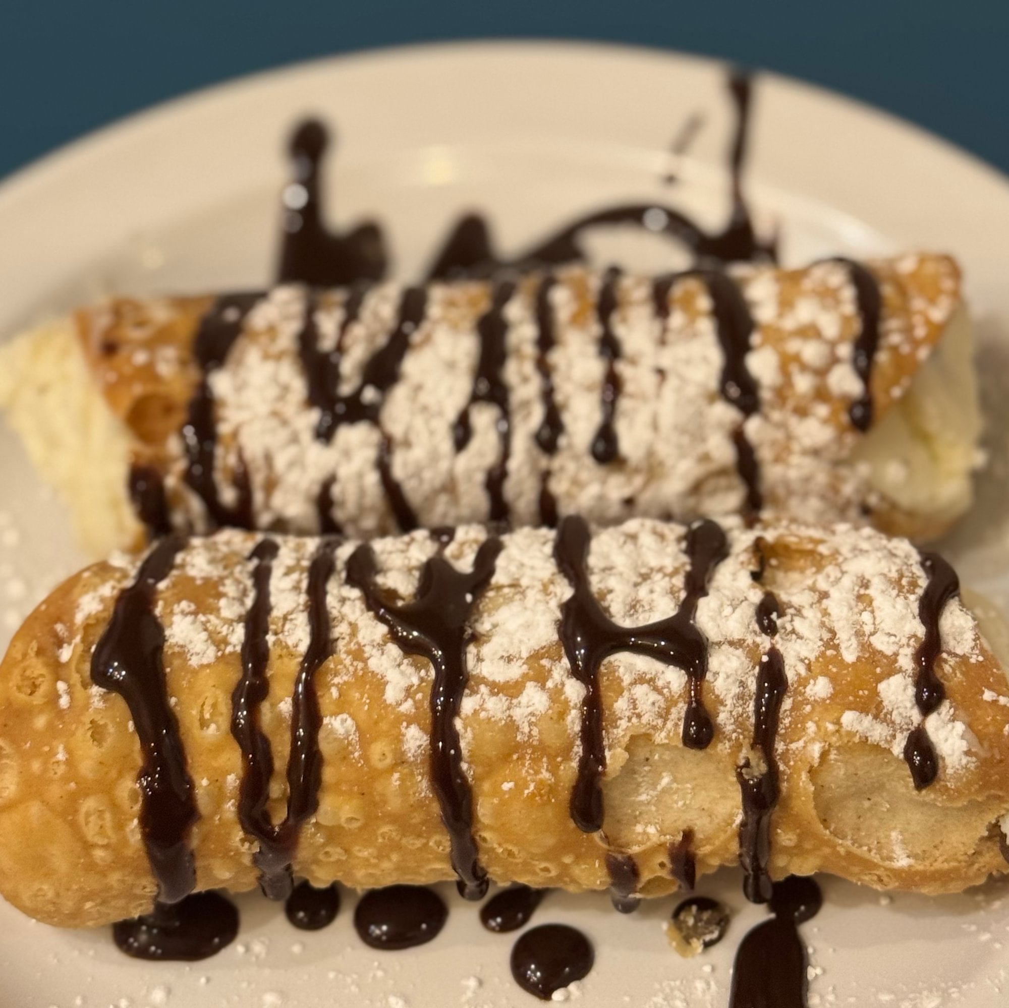 2 piece cannoli