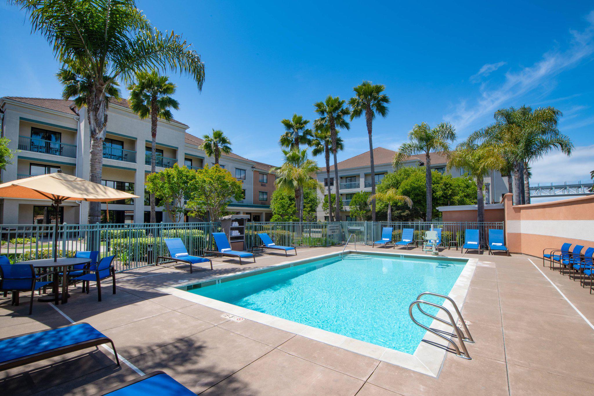 Courtyard by Marriott Oakland Airport Photo