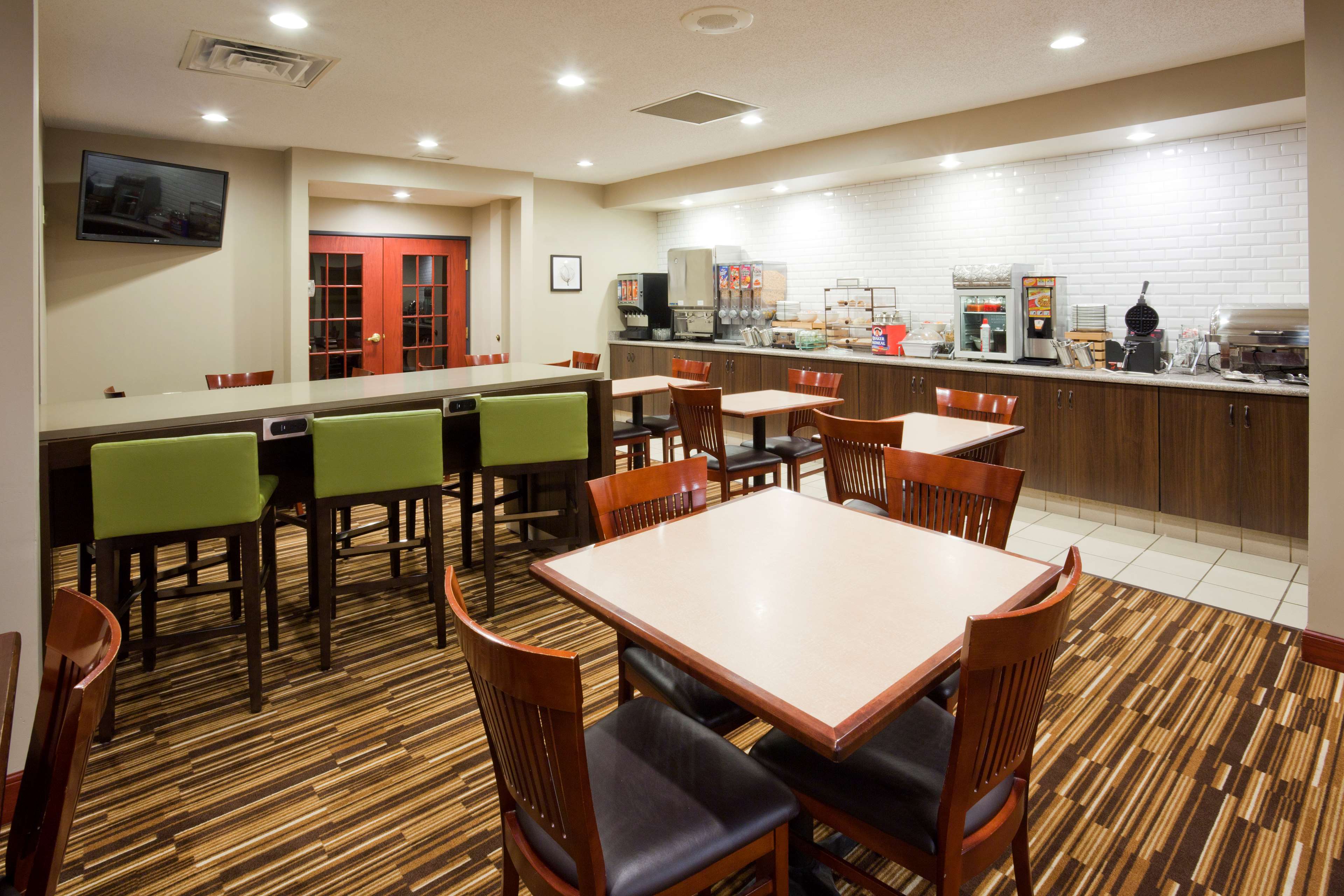 Country Inn & Suites by Radisson, Willmar, MN Photo