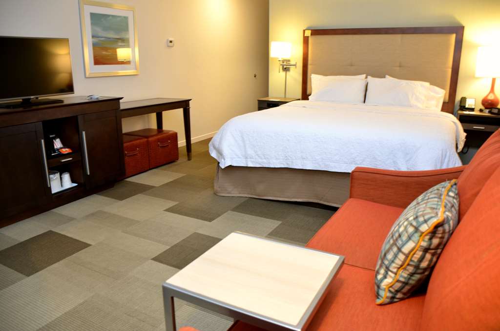 Hampton Inn & Suites Deland Image