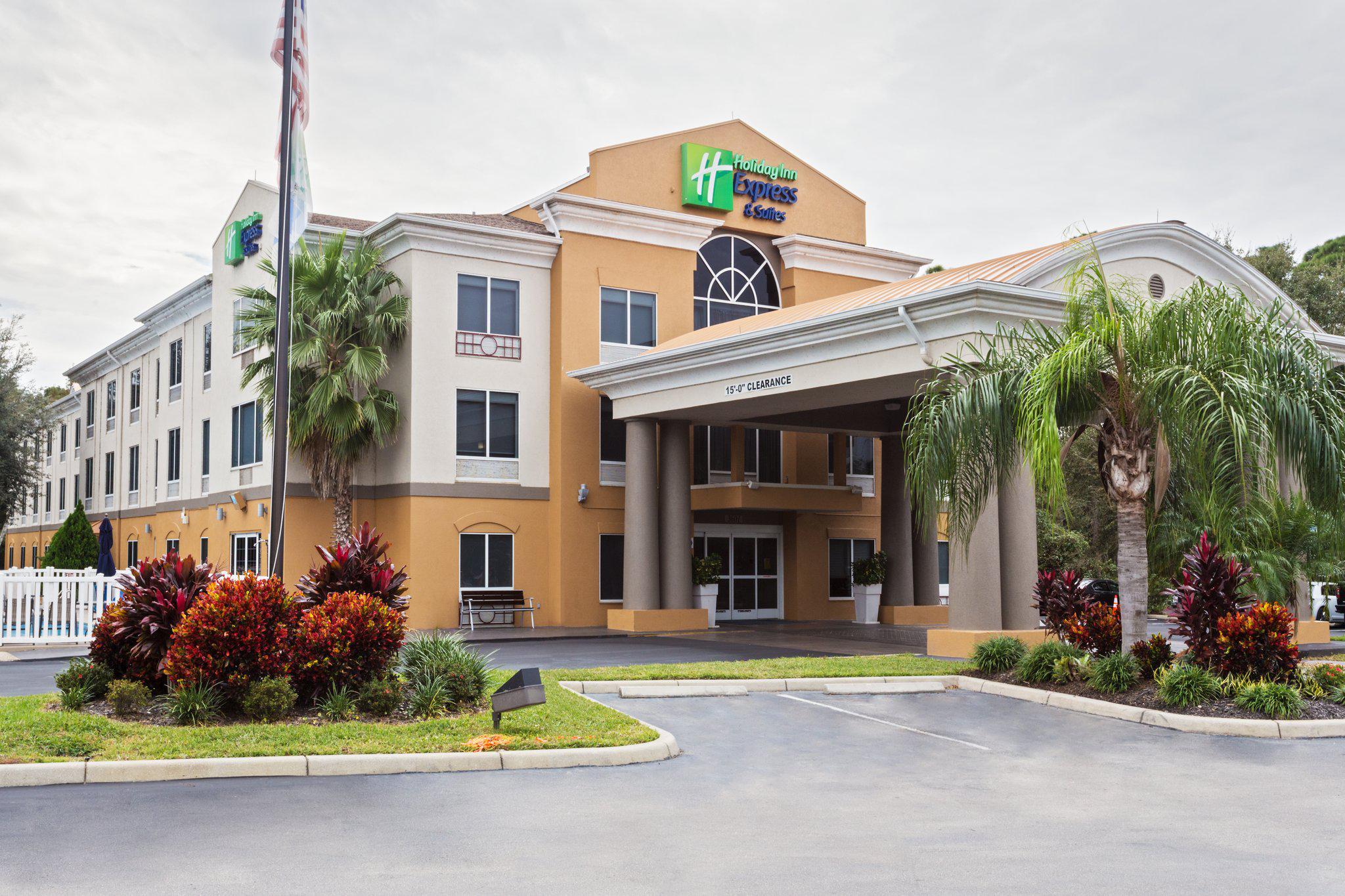 Holiday Inn Express & Suites Tavares - Leesburg Photo