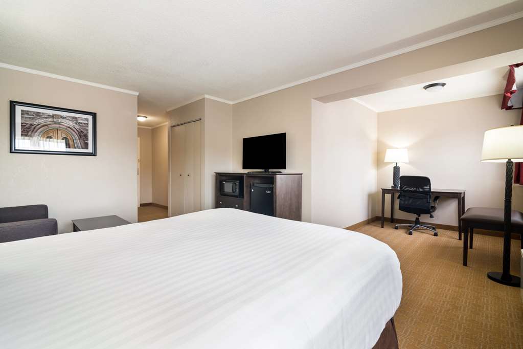 Best Western University Inn Image