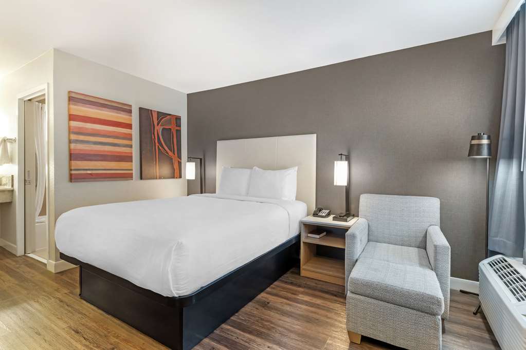 Best Western Plus Rancho Cordova Inn Image