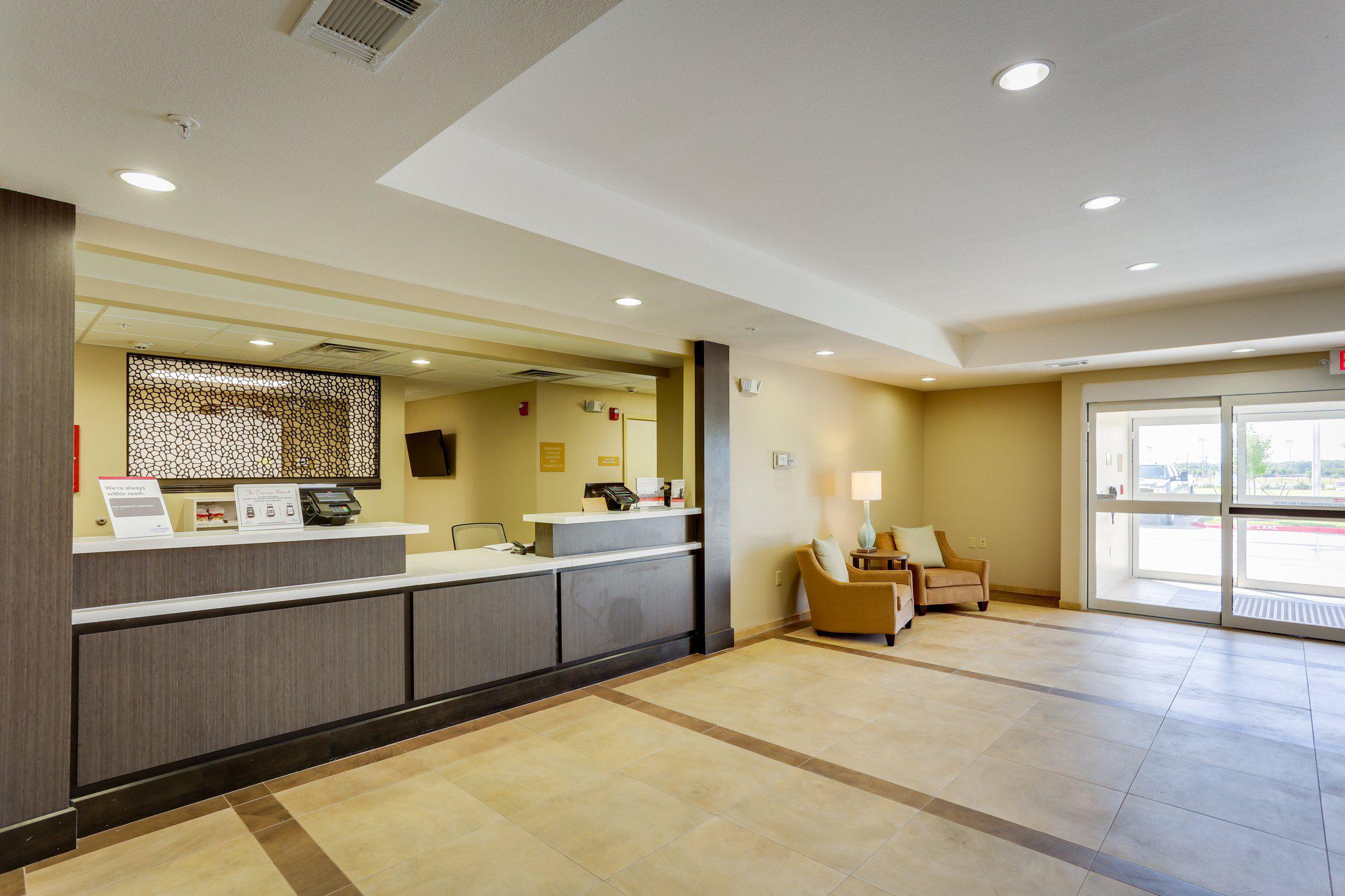 Candlewood Suites College Station at University Photo
