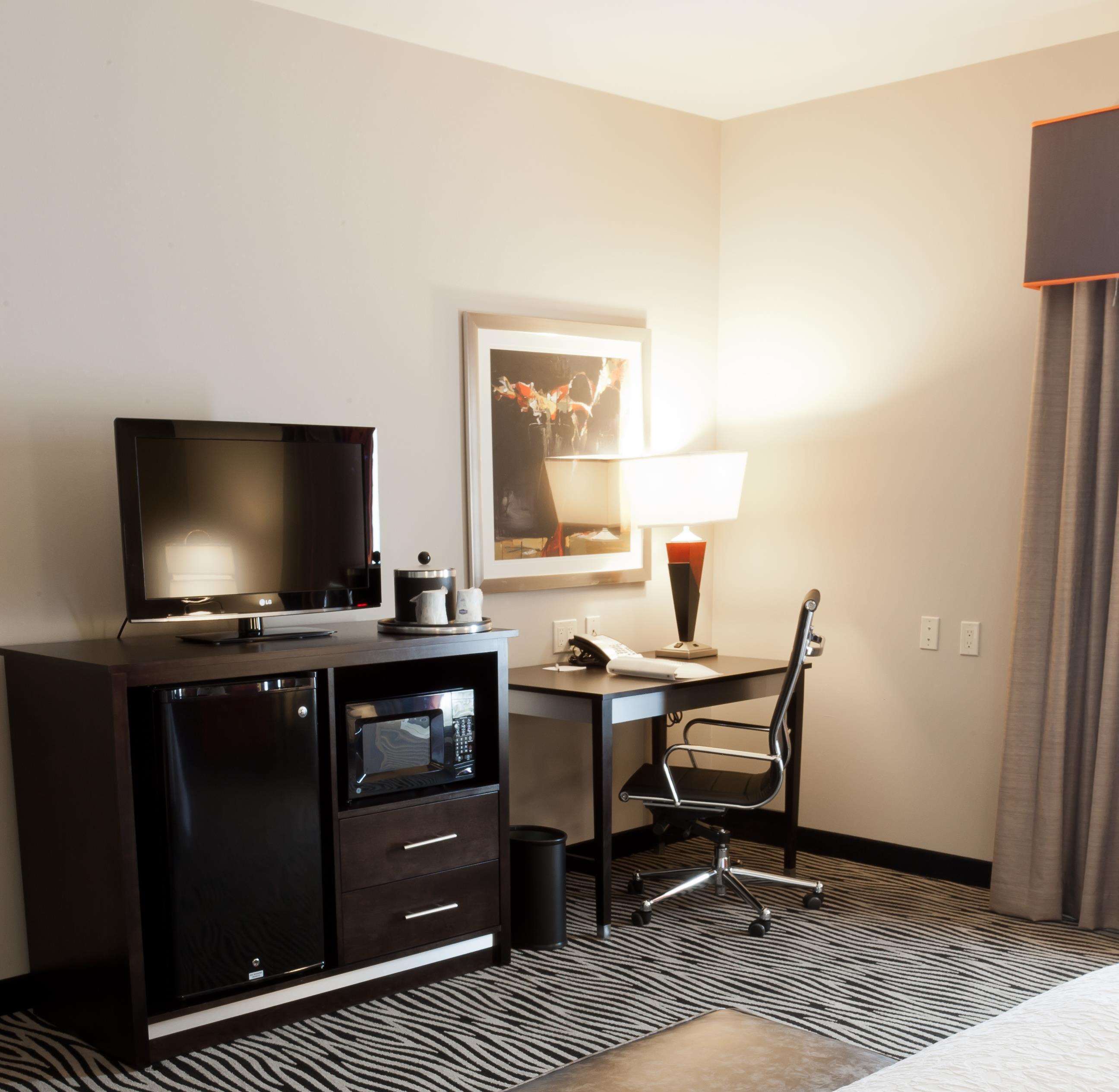 Hampton Inn & Suites Tulsa/Central Photo