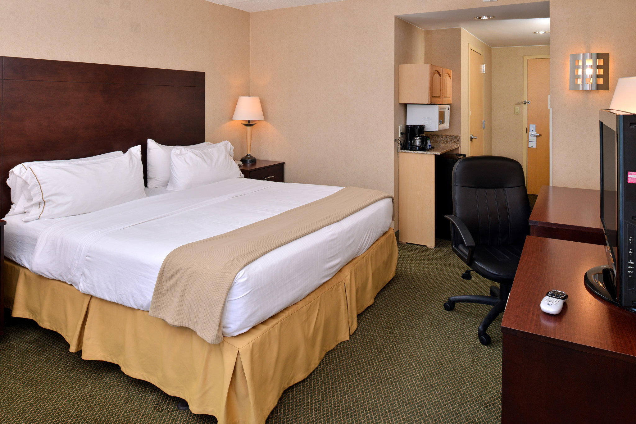 Holiday Inn Express & Suites Ocean City Photo