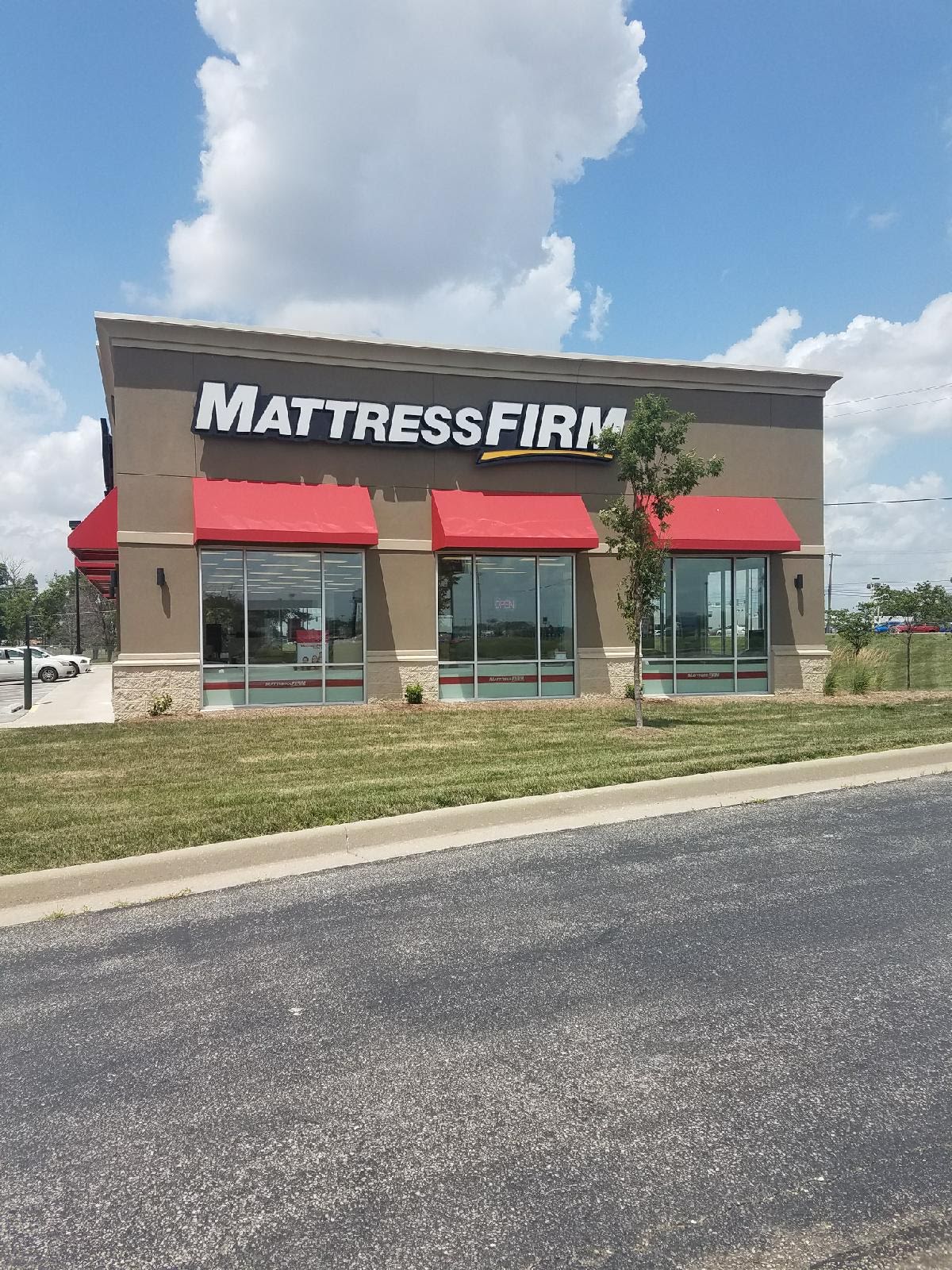 Mattress Firm Clearance Photo