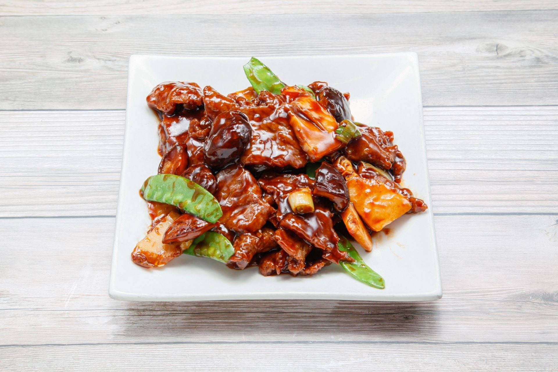 Beef with black mushrooms & bamboo shoots / 双冬牛肉