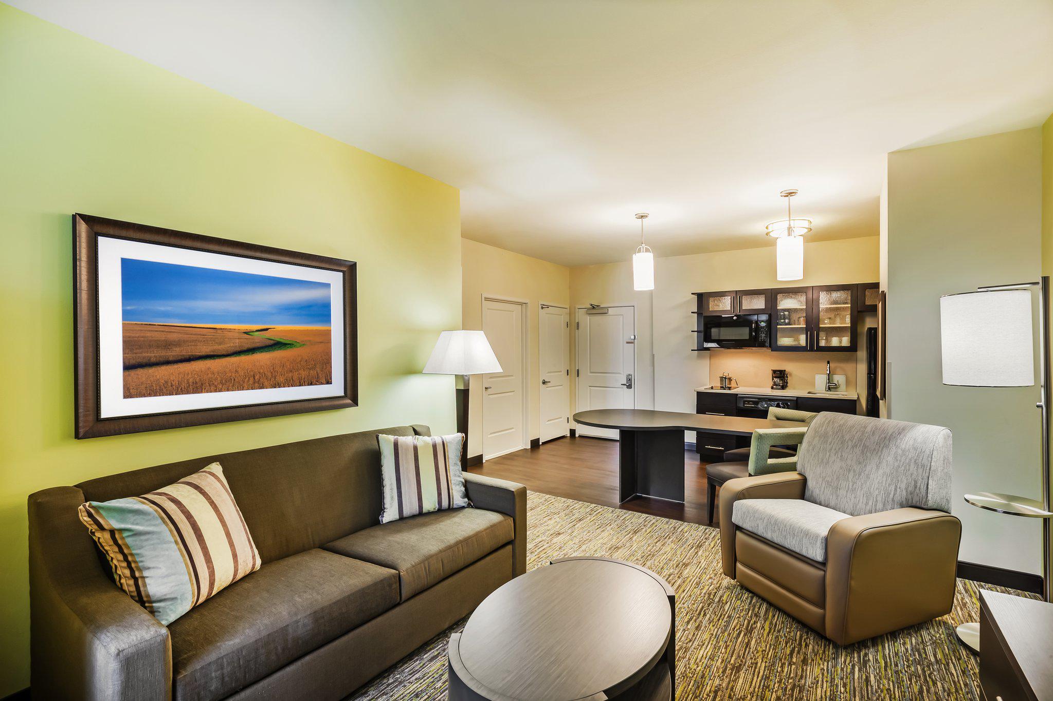 Candlewood Suites Lenexa - Overland Park Area Photo