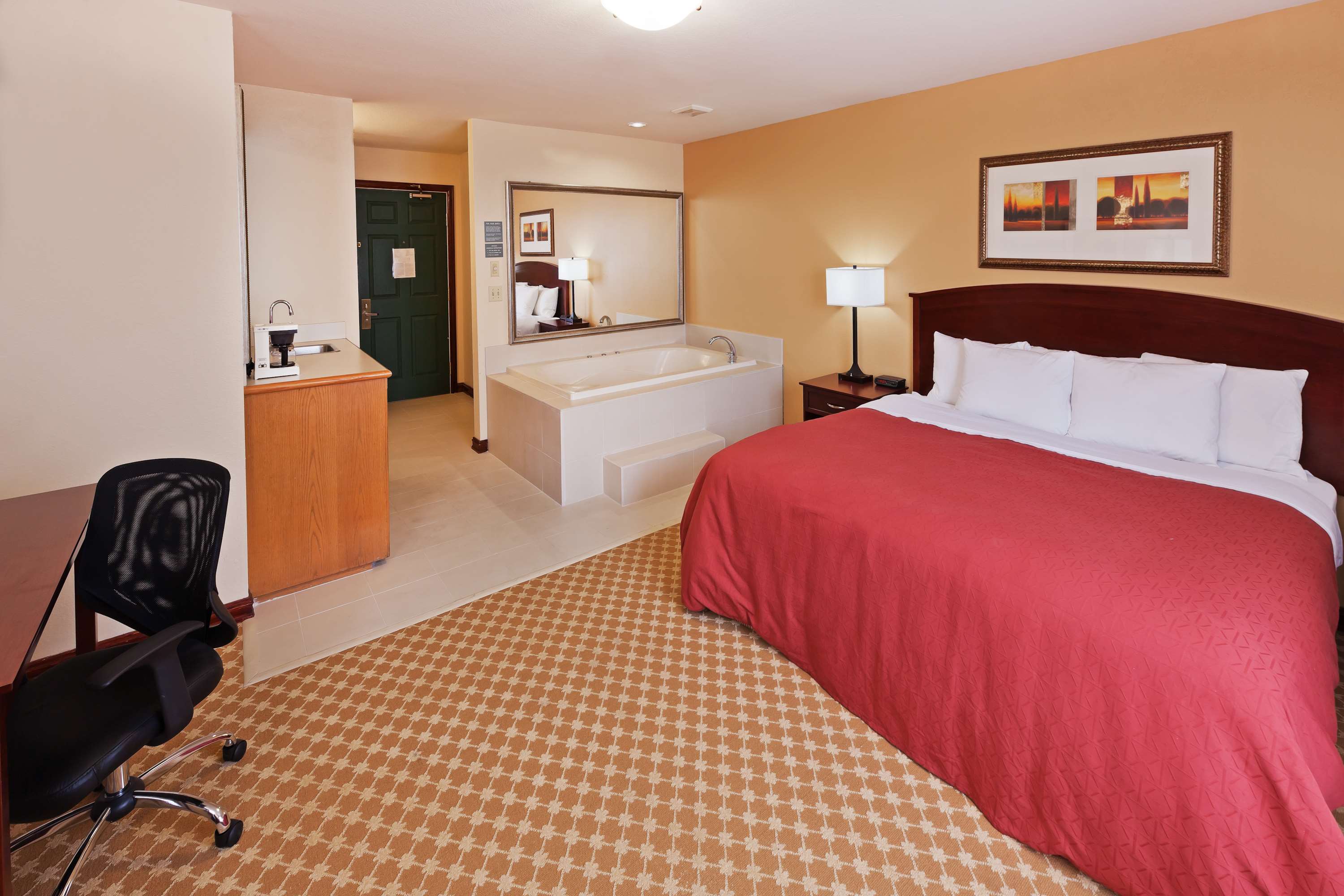 Country Inn & Suites by Radisson, Tulsa, OK Photo