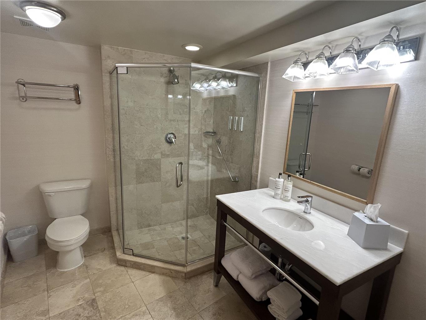 Best Western Premier Plainview-Long Island Hotel Image