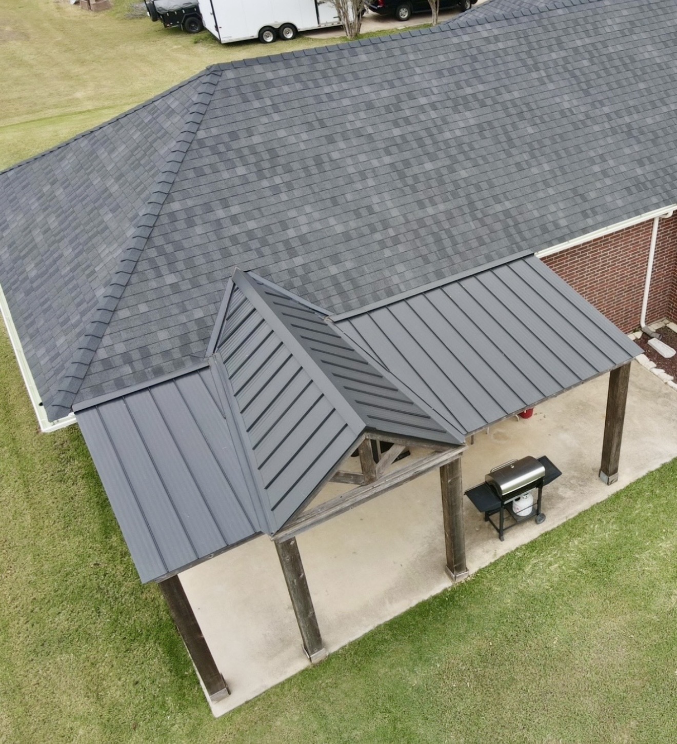 Community Construction & Roofing Image