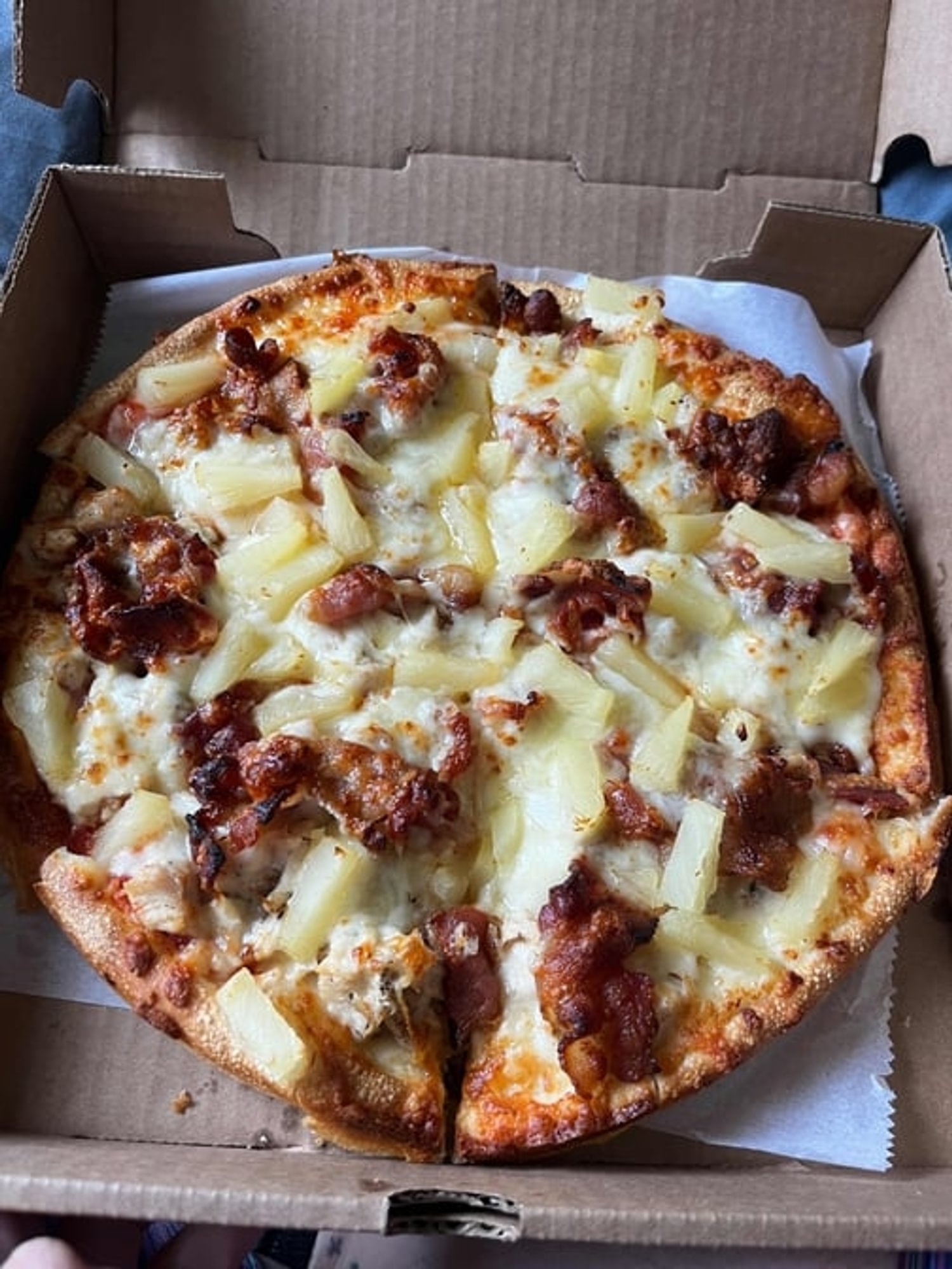B.H. Grilled Chicken, Pineapple & Bacon Pizza (Small)