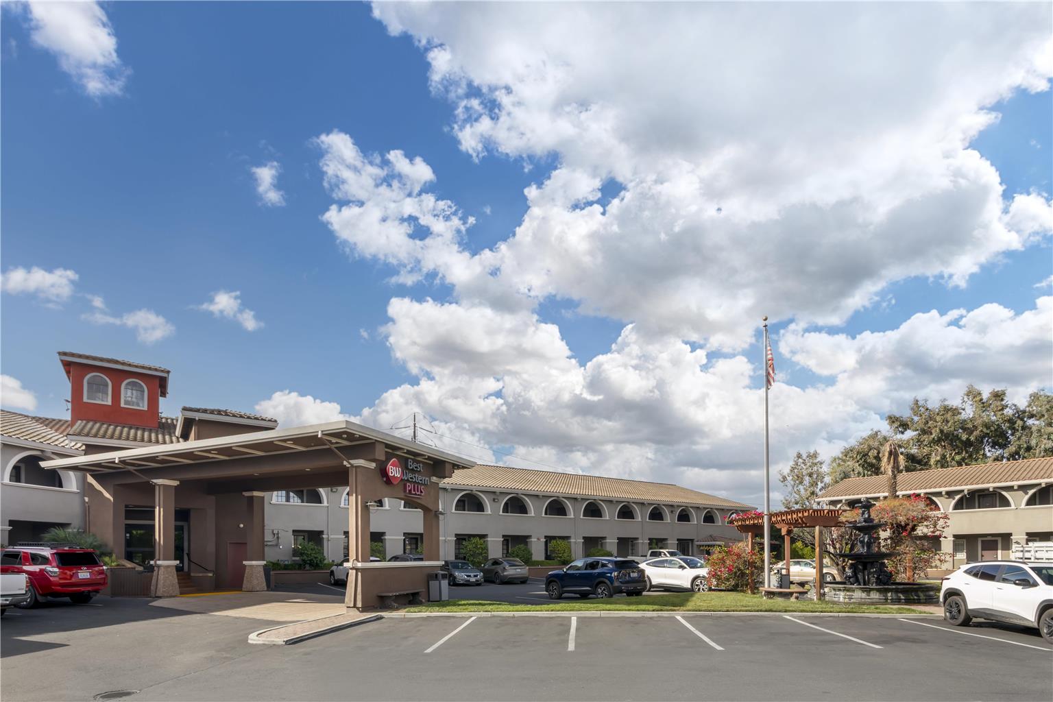 Best Western Plus Brookside Inn Image