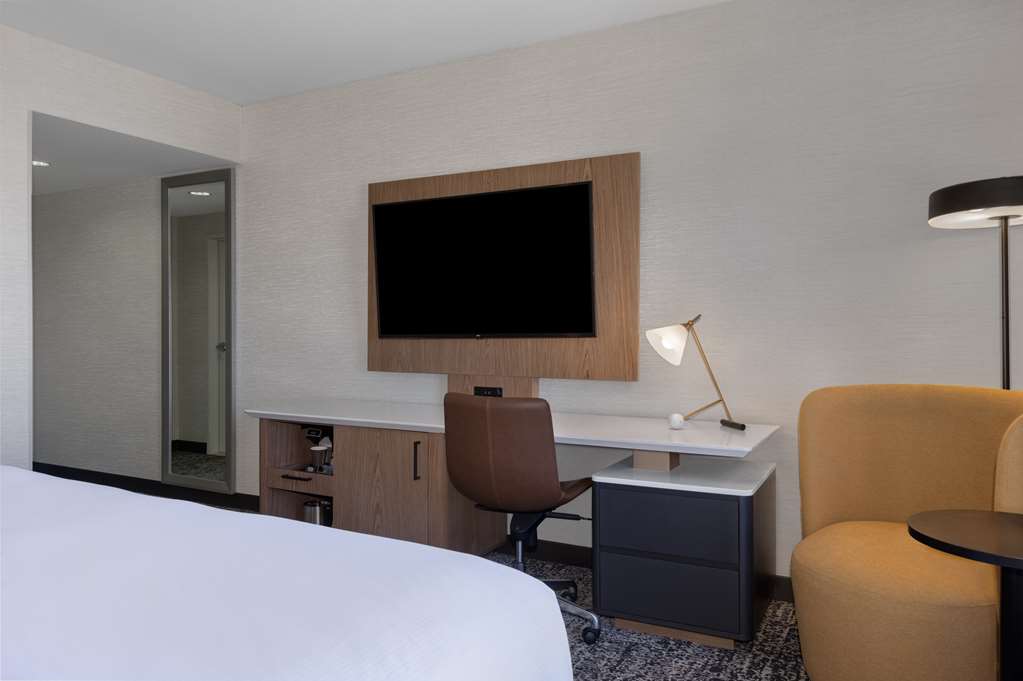 DoubleTree by Hilton Las Vegas East Flamingo Image