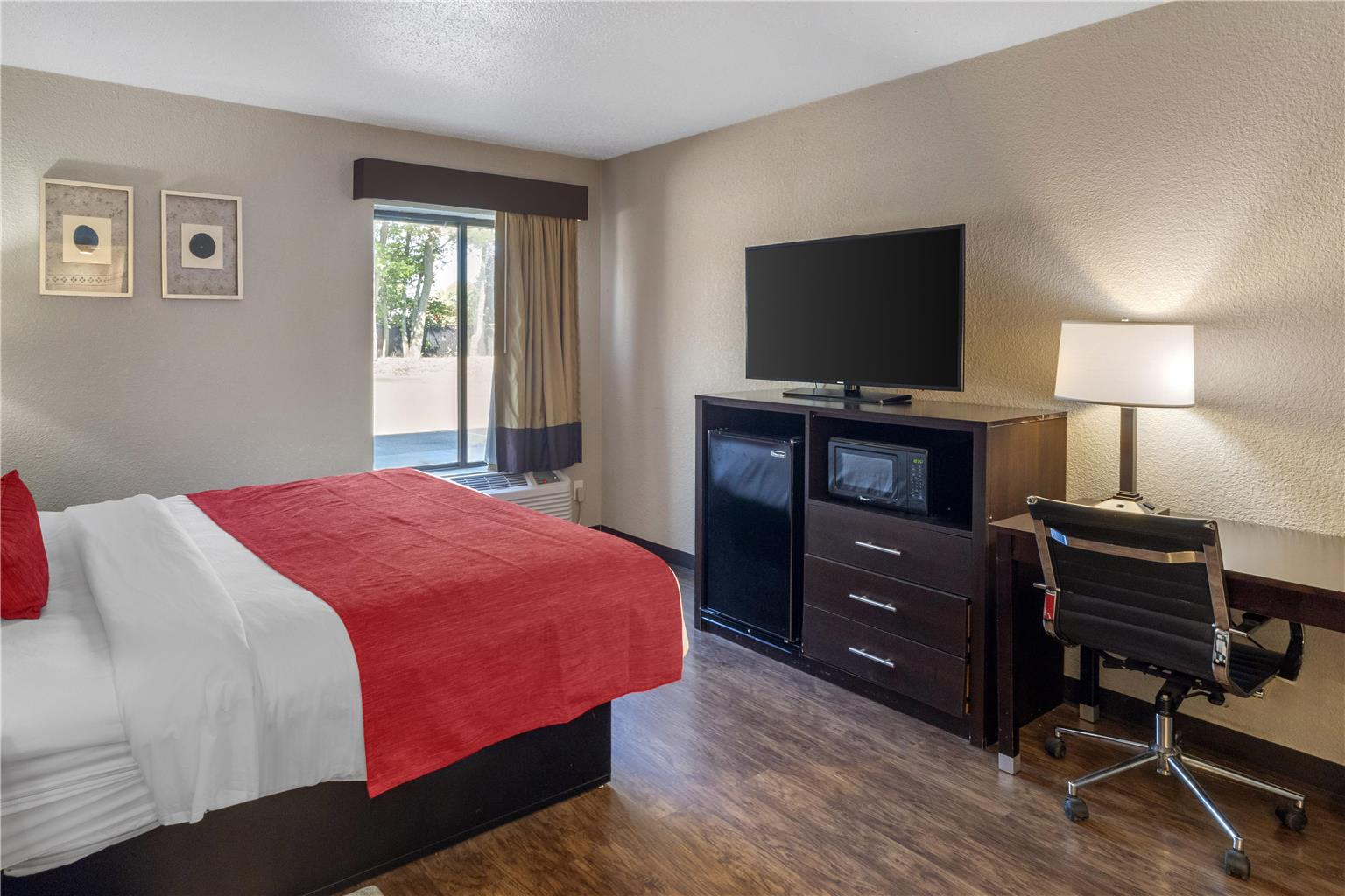 SureStay by Best Western Greenville Image