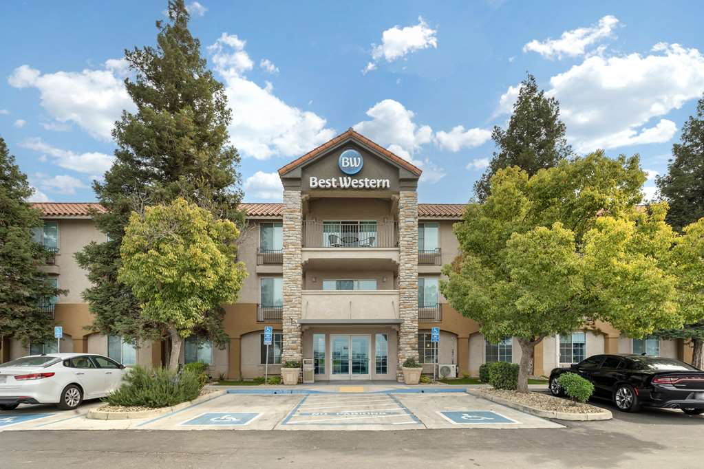 Best Western Visalia Hotel Image