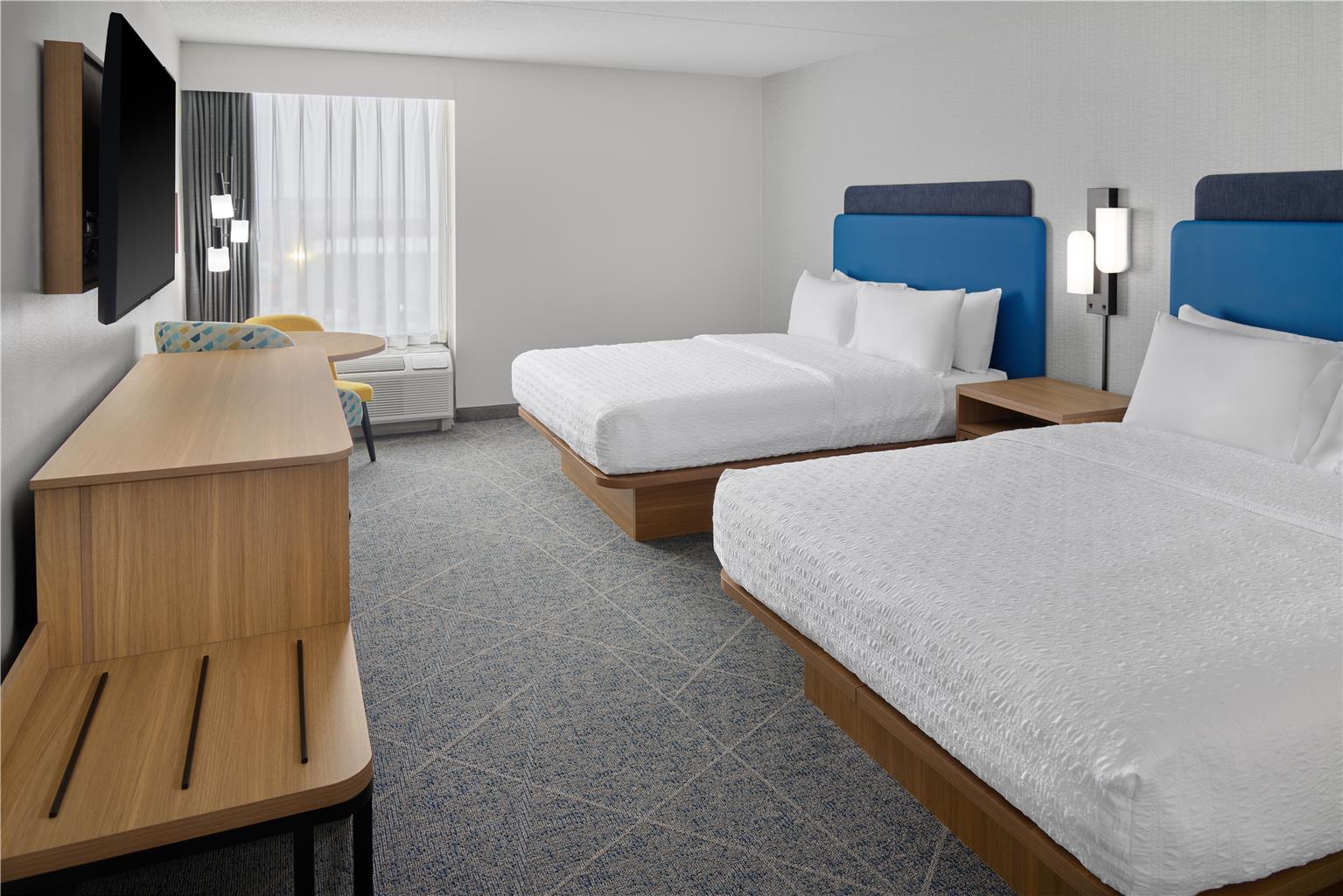 Hampton Inn Chicago-Carol Stream Image