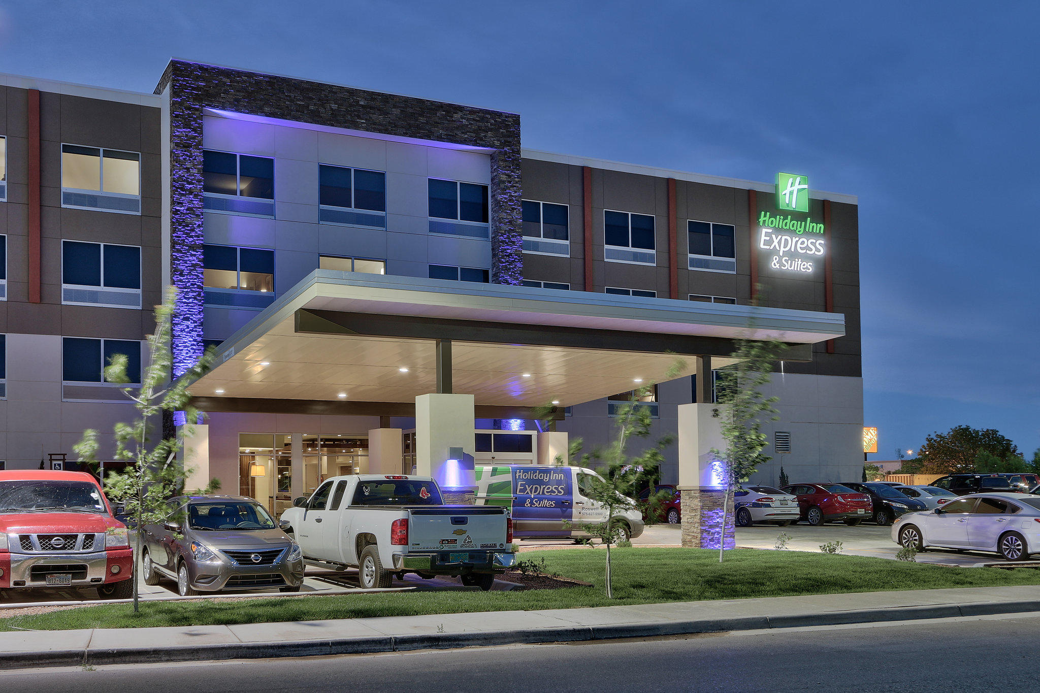 Holiday Inn Express & Suites Roswell Photo