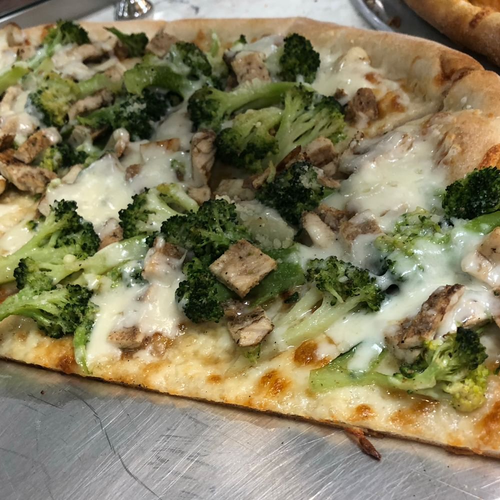 Chicken & Broccoli Pizza