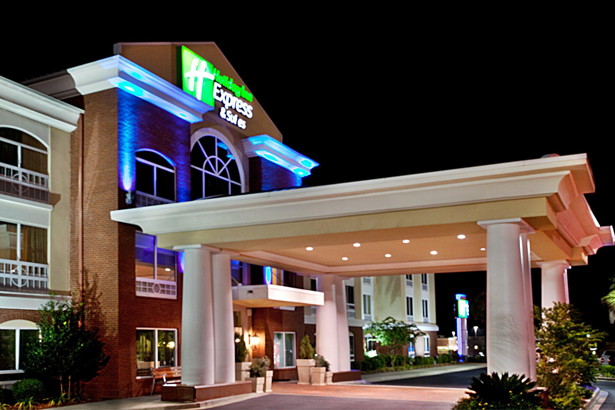 Holiday Inn Express & Suites Sumter Photo