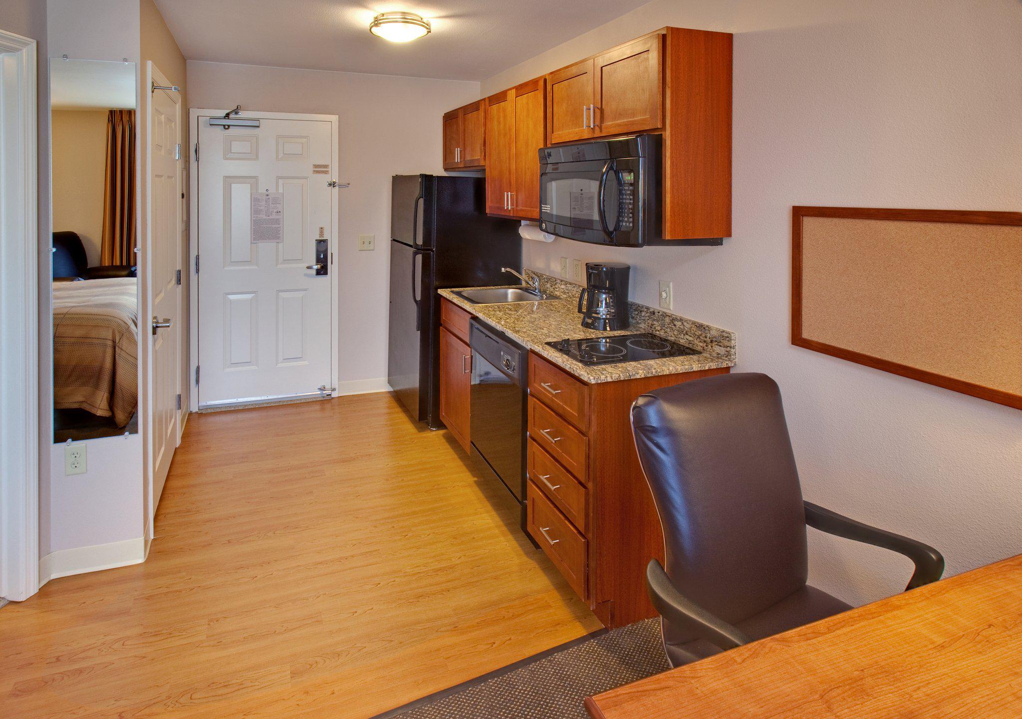 Candlewood Suites Williston Photo