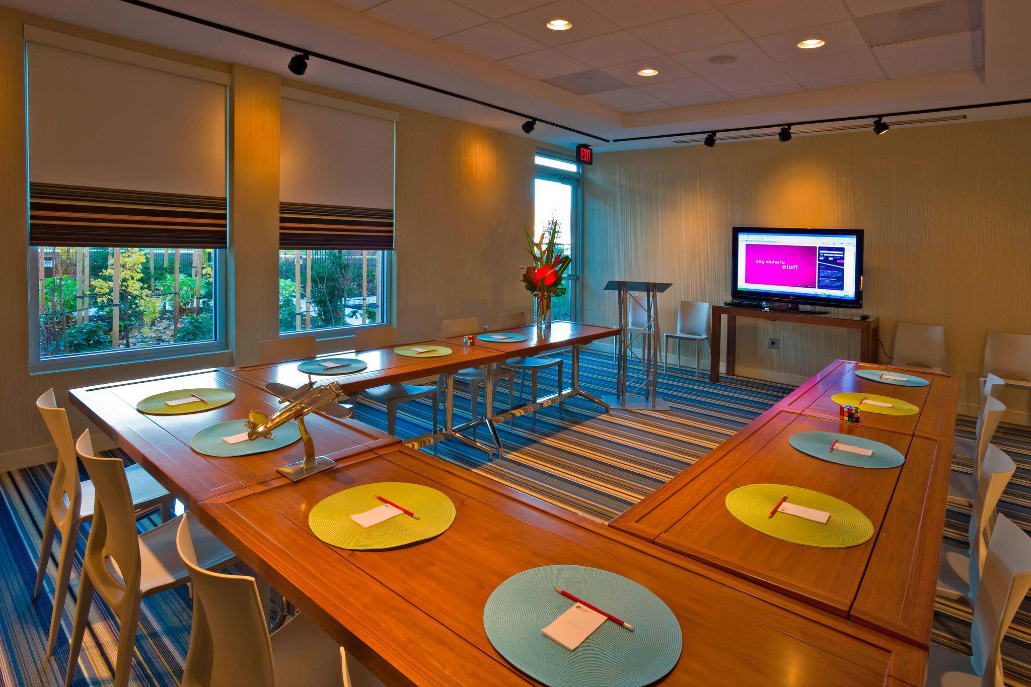 Aloft Portland Airport at Cascade Station Photo