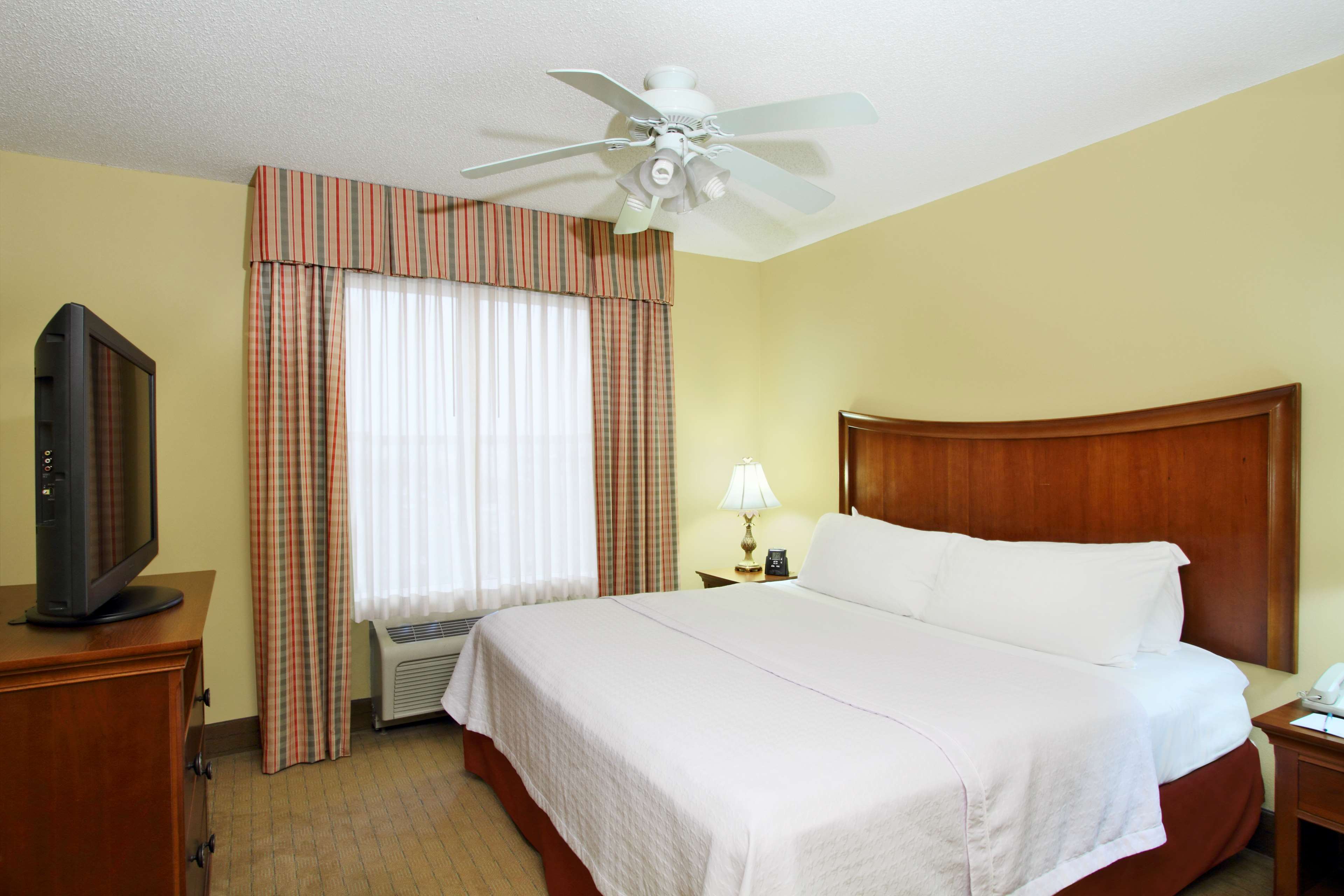 Homewood Suites by Hilton Chesapeake-Greenbrier Photo