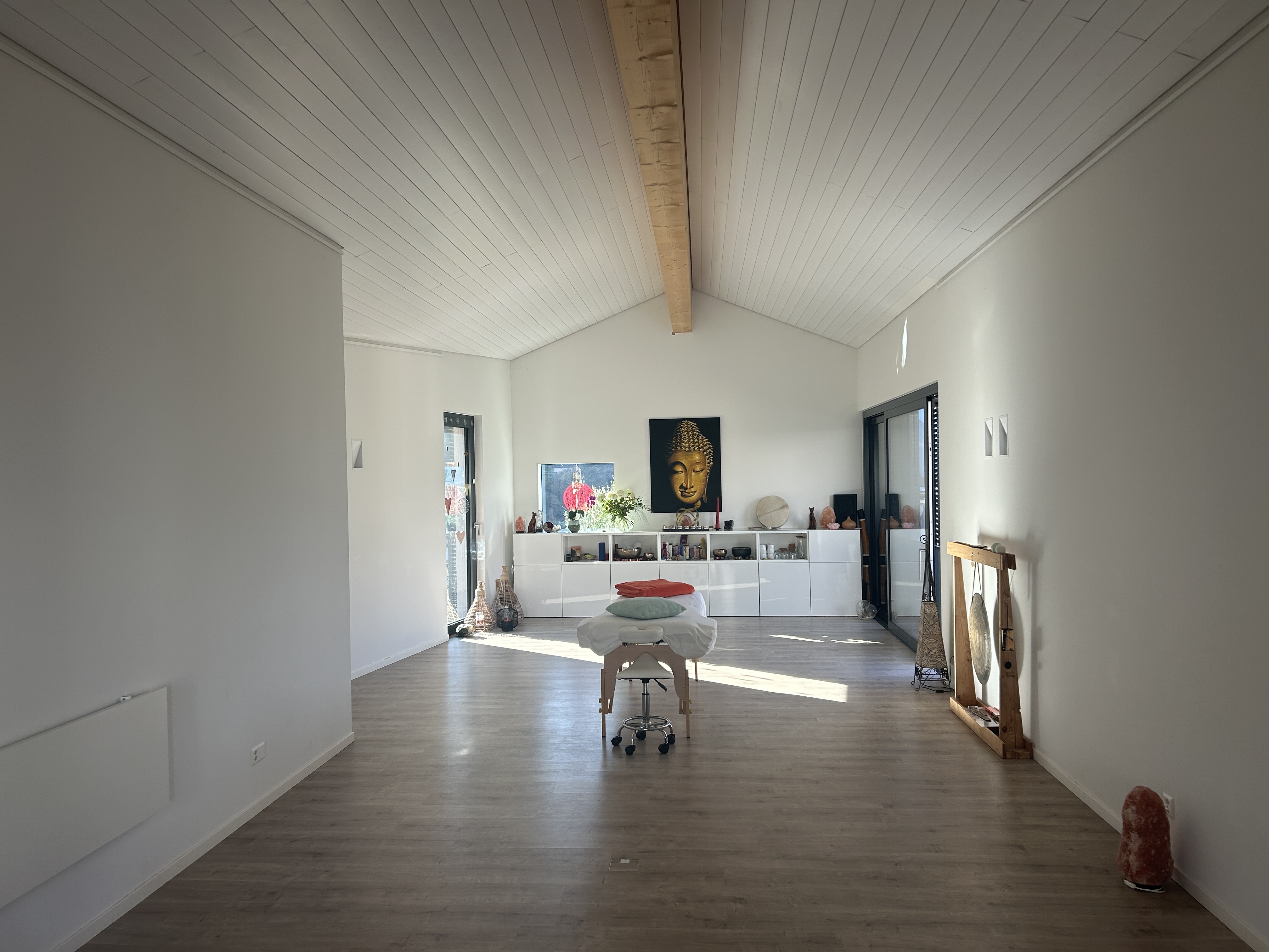 Tailor-made courses available, possibility to rent the room for small events