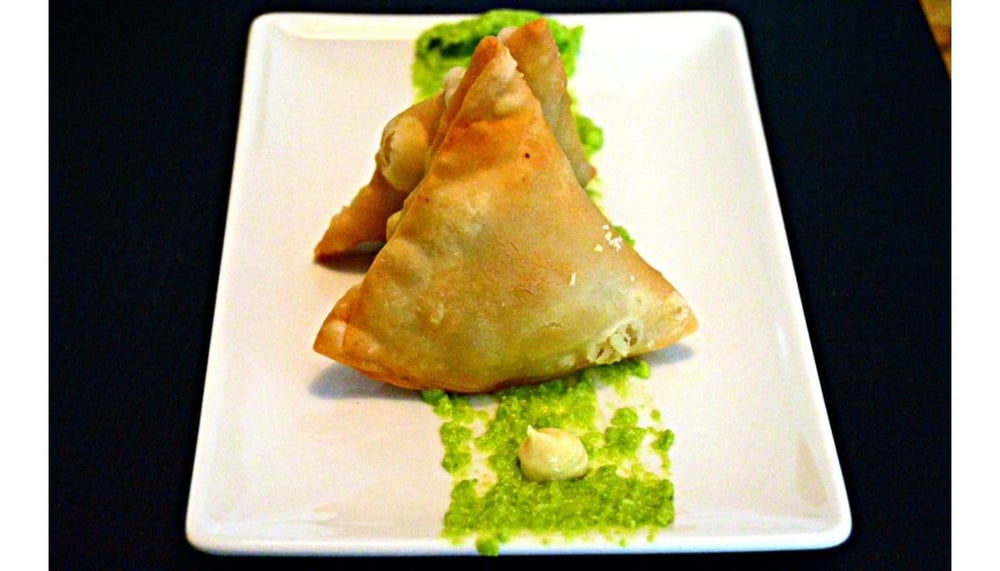 Mini onion samosa (5) - Vegan