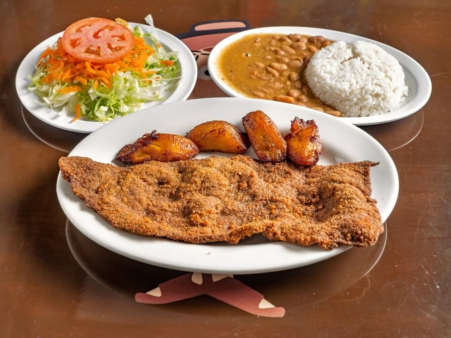 Bistec Empanizado (Milanesa) / Breaded Fried Steak