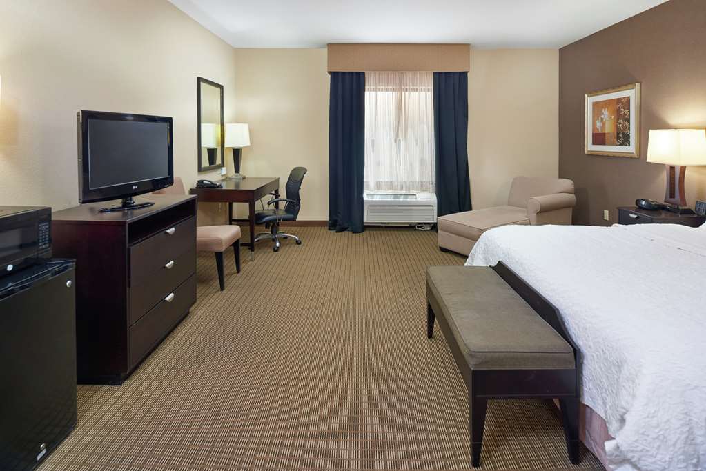 Hampton Inn & Suites Decatur Image