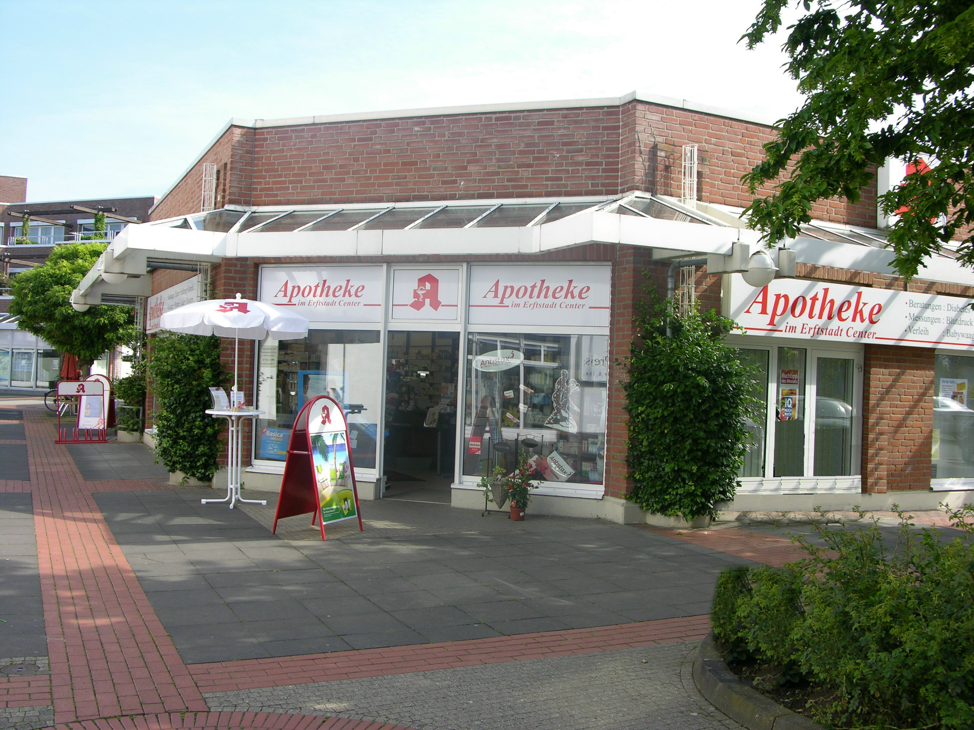 Aussenansicht der Apotheke im Erftstadt-Center