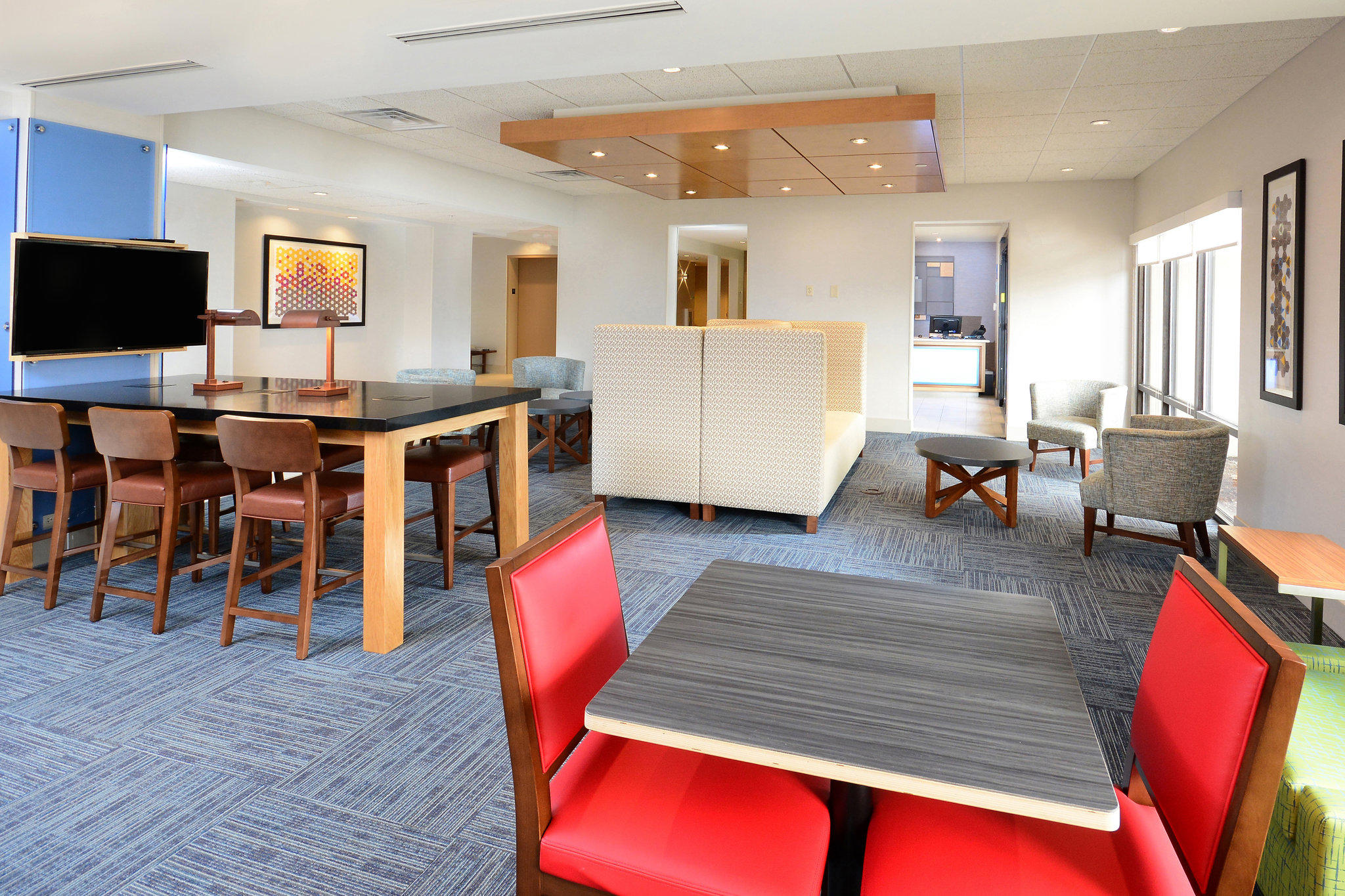 Holiday Inn Express & Suites Raleigh Durham Airport at Rtp Photo