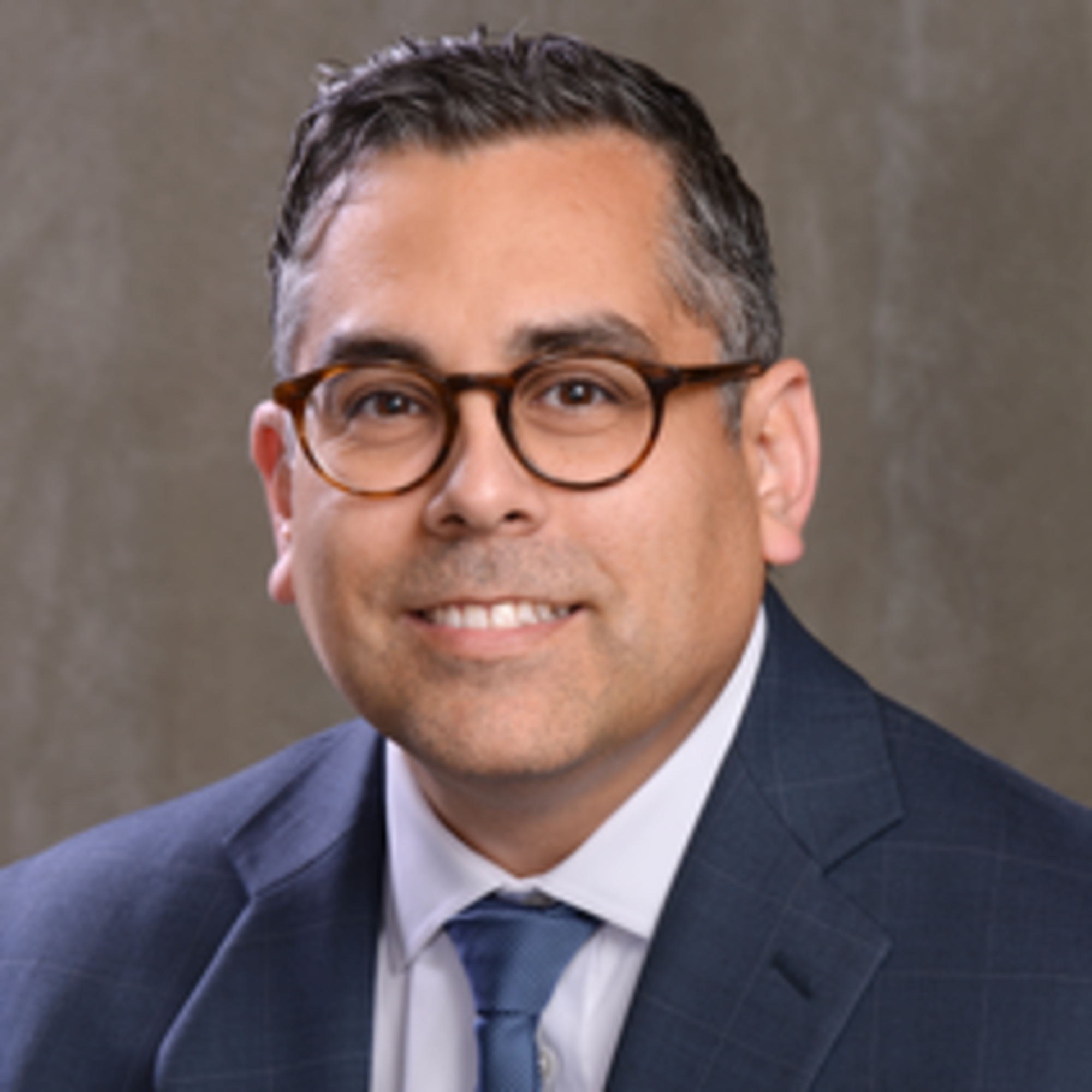Edward Jones - Financial Advisor: Raul Palacios