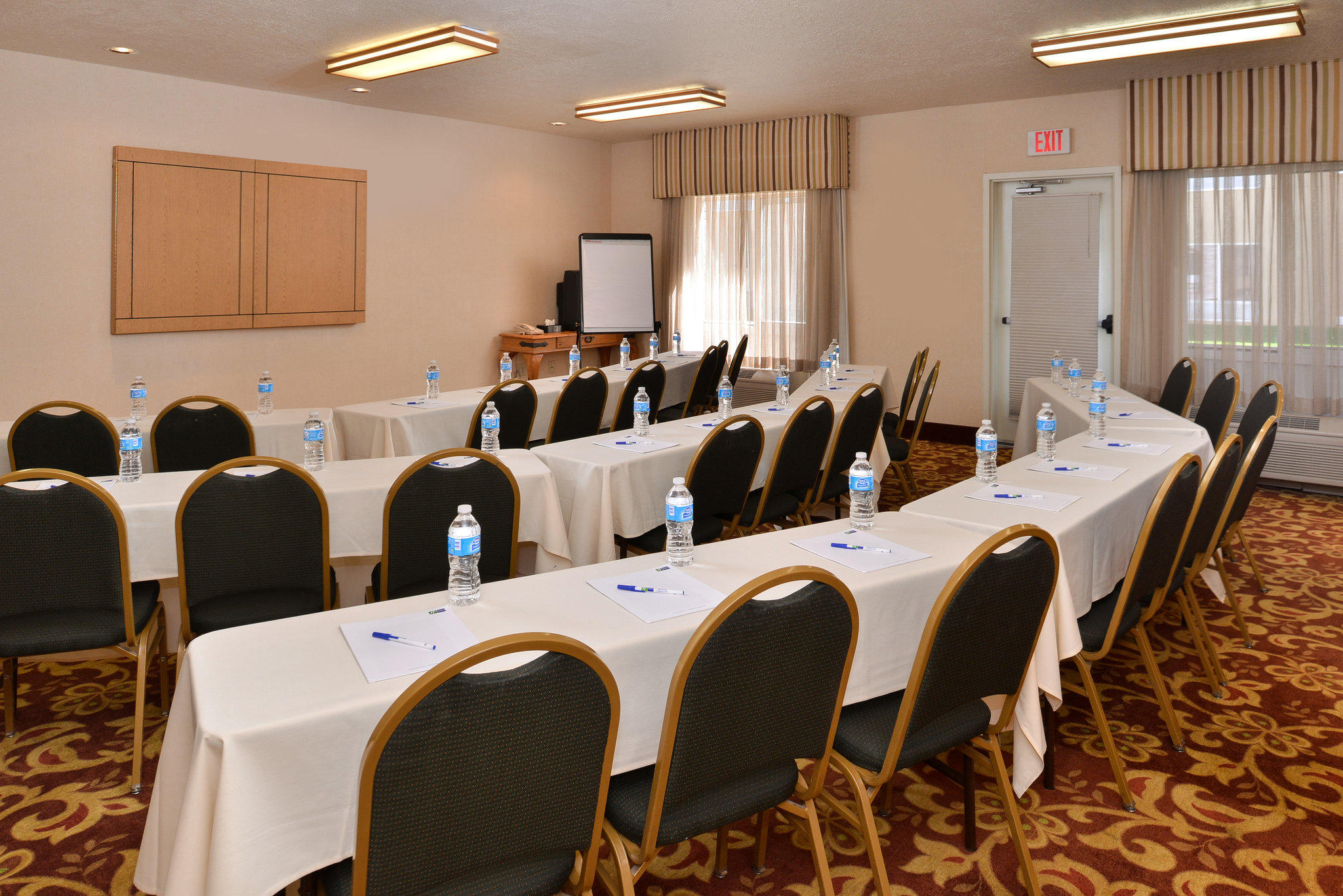 Holiday Inn Express & Suites Idaho Falls Photo