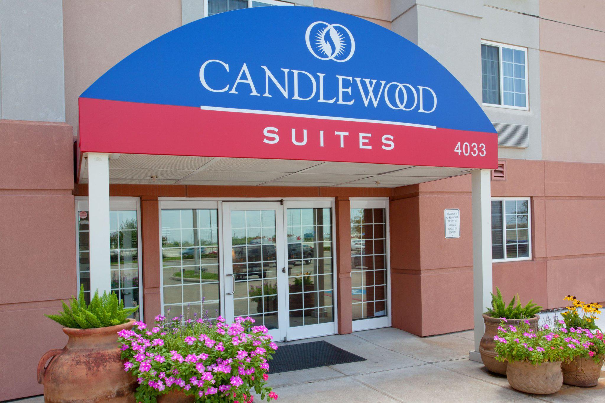 Candlewood Suites Houston-Westchase Photo
