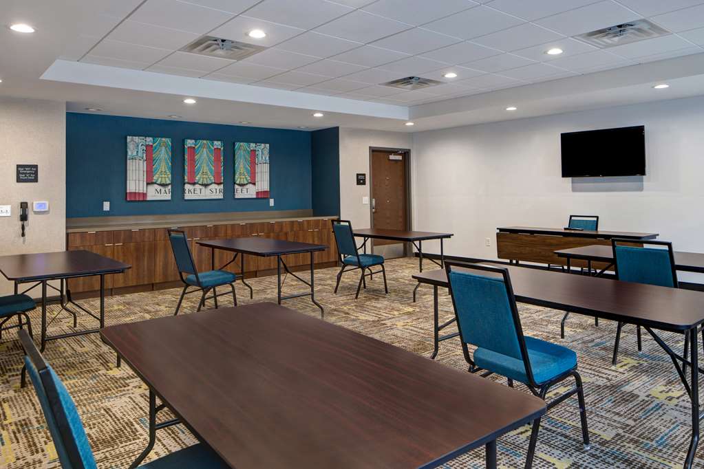 Hampton Inn and Suites Deptford Image