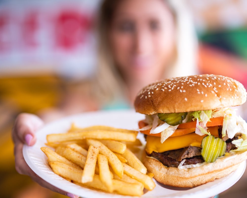 Deluxe Cheeseburger Combo (6 Oz.)
