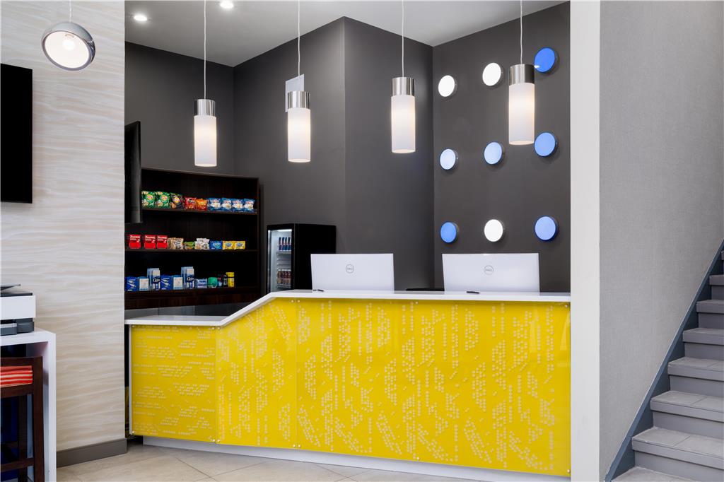 GLo¯ Best Western Bronx NYC Image