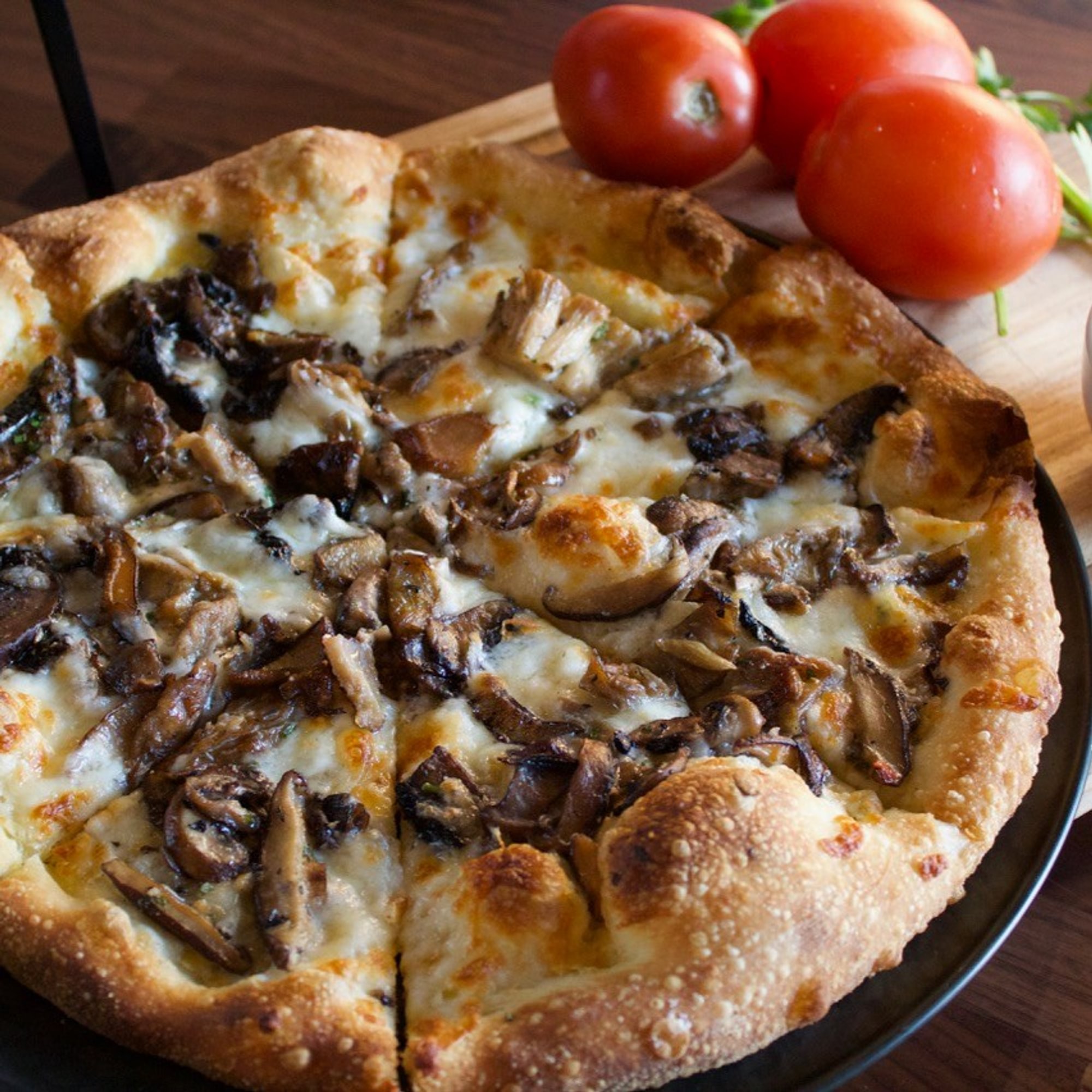Bianco & Funghi Pizza