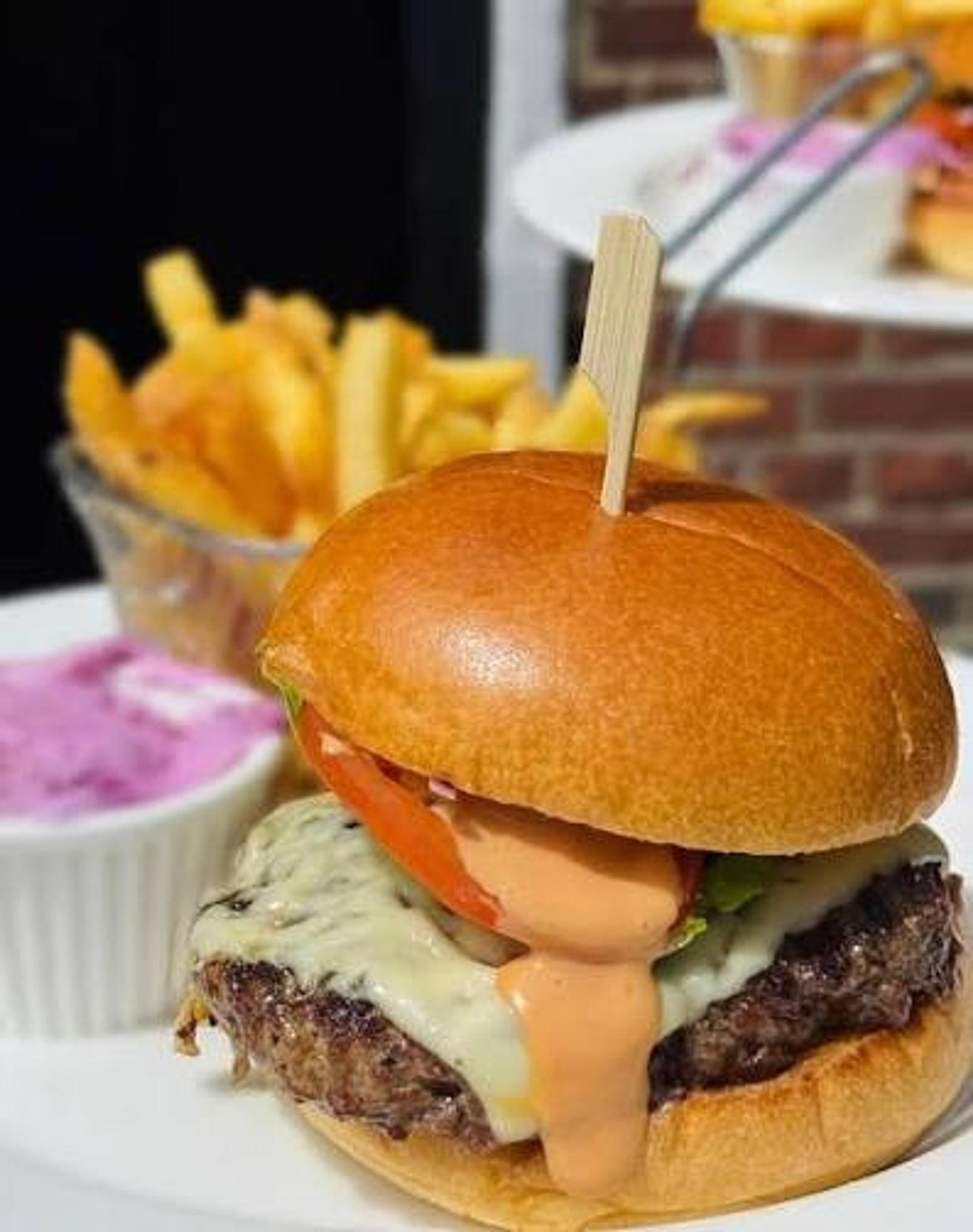 Cheeseburger on Bun Basket