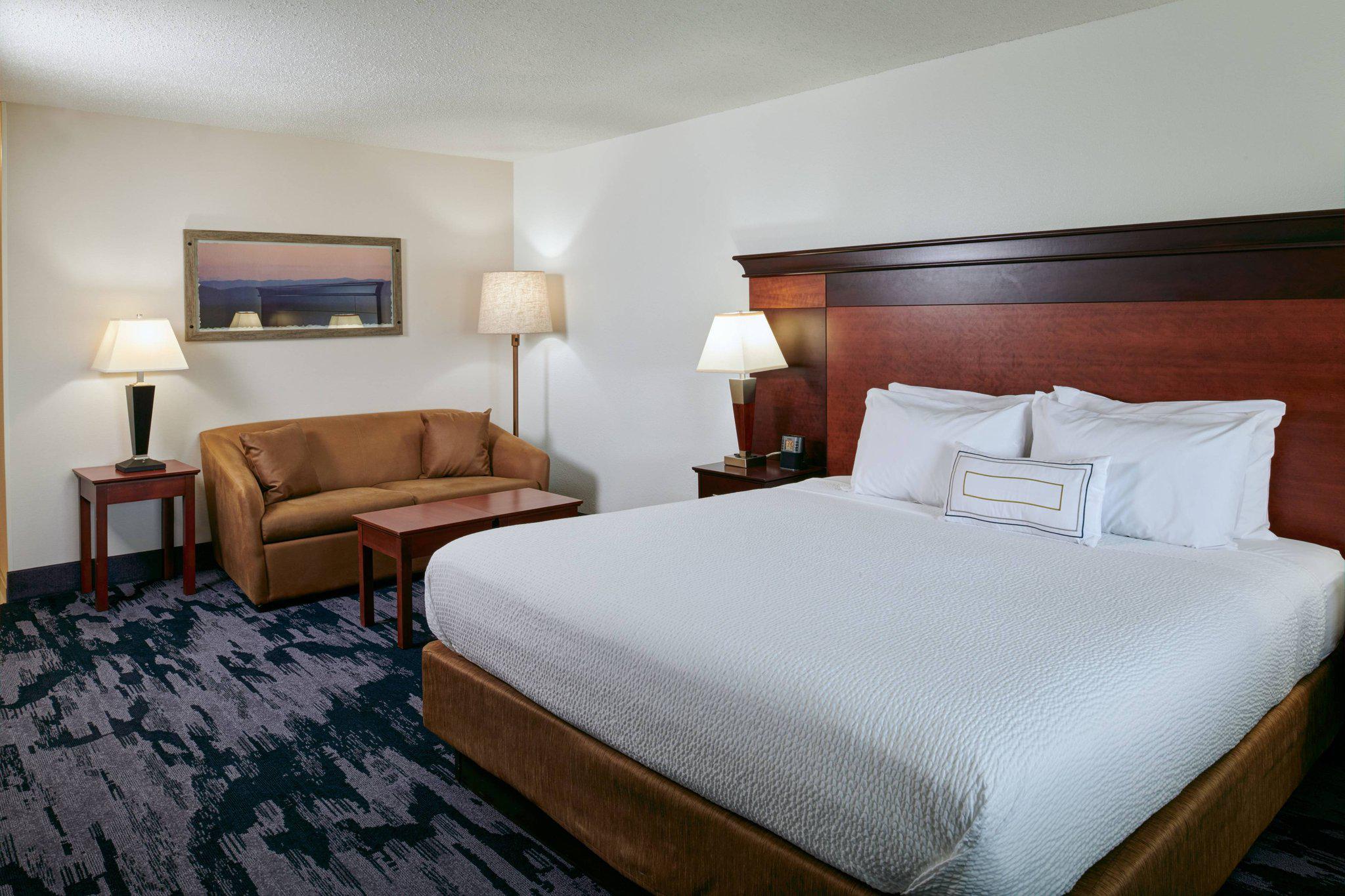 Fairfield Inn & Suites by Marriott Detroit Livonia Photo