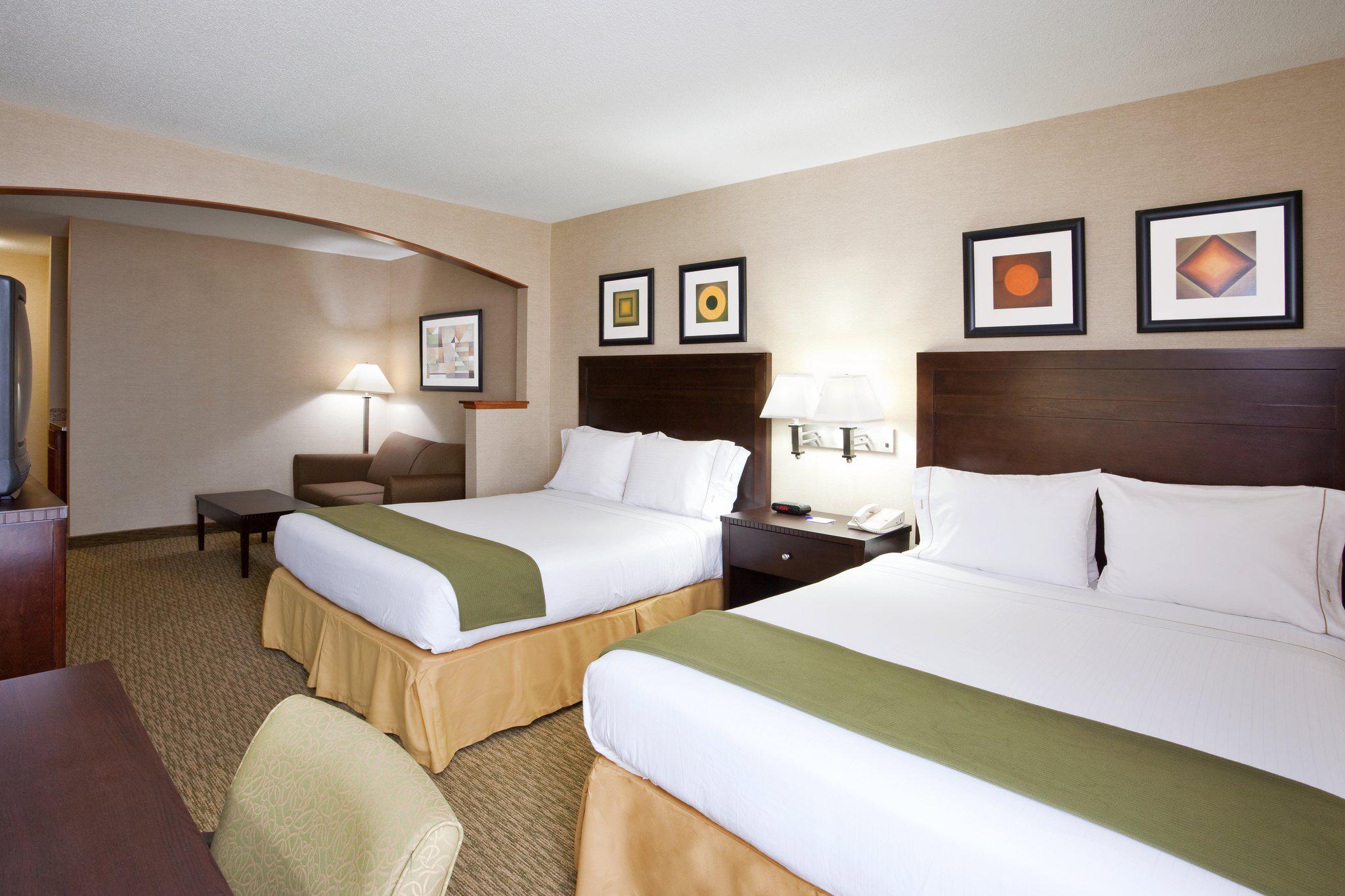 Holiday Inn Express & Suites Cleveland-Streetsboro Photo