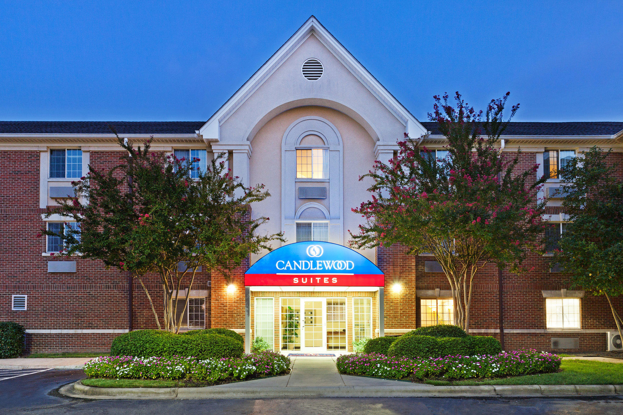 Candlewood Suites Charlotte-University Photo