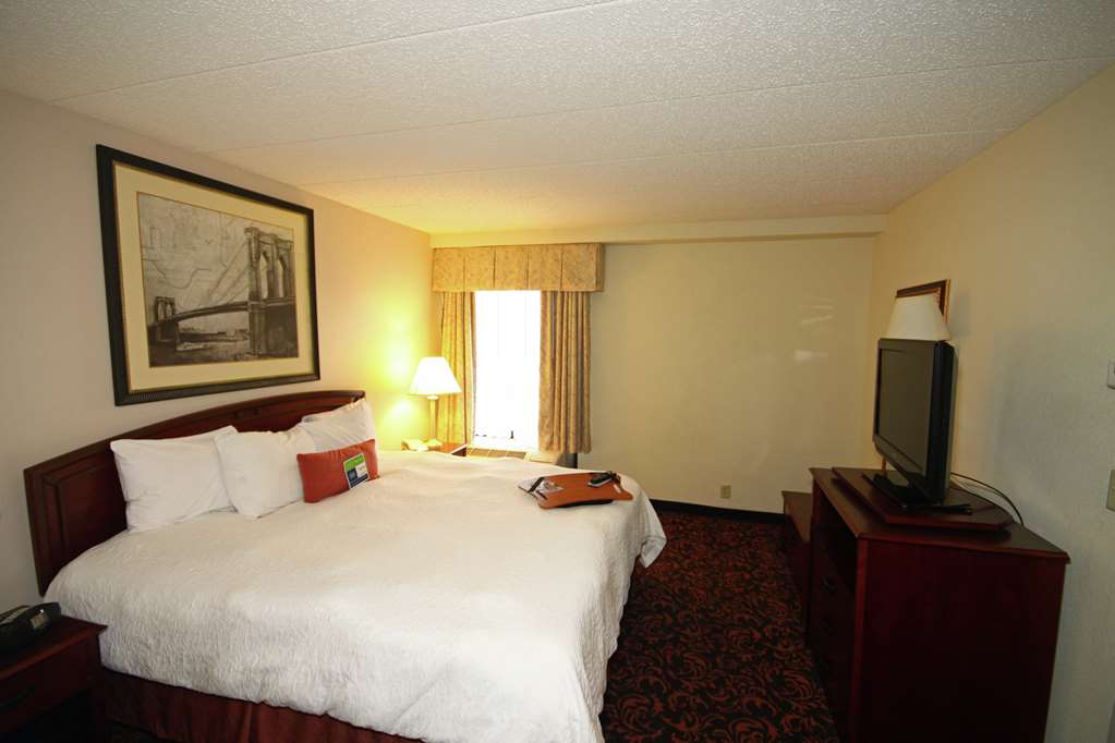 Hampton Inn Woodbridge Image