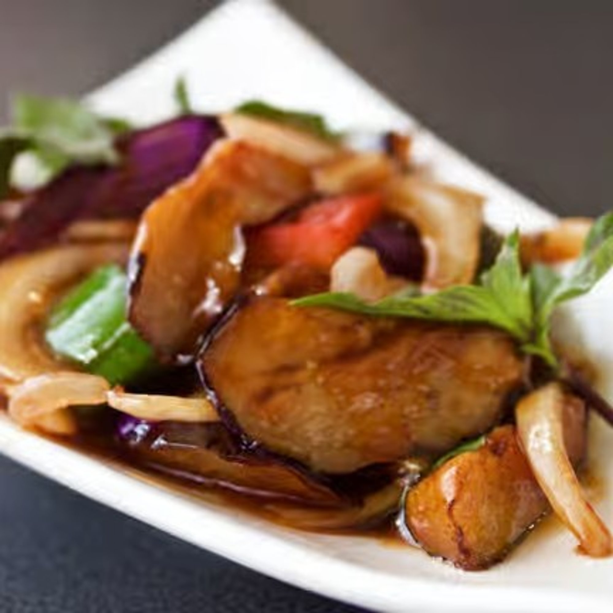 Chinese Eggplant with Basil in Garlic Sauce