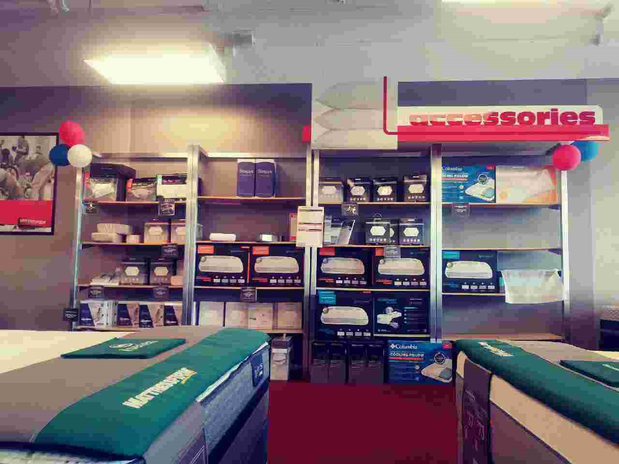 Images Mattress Firm Elmwood Park - Closed