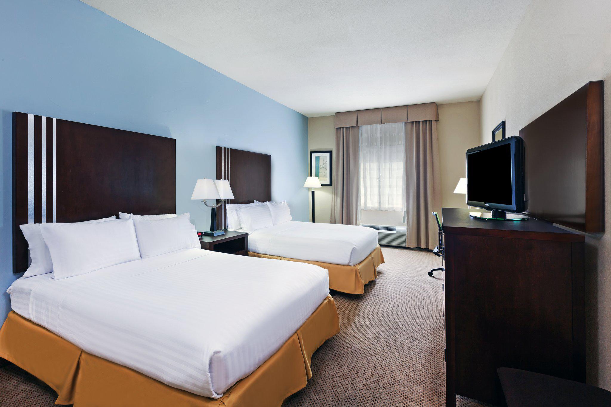 Holiday Inn Express & Suites Beaumont NW Parkdale Mall Photo