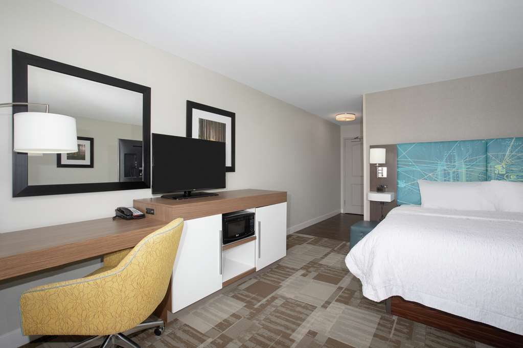 Hampton Inn Bellevue Image